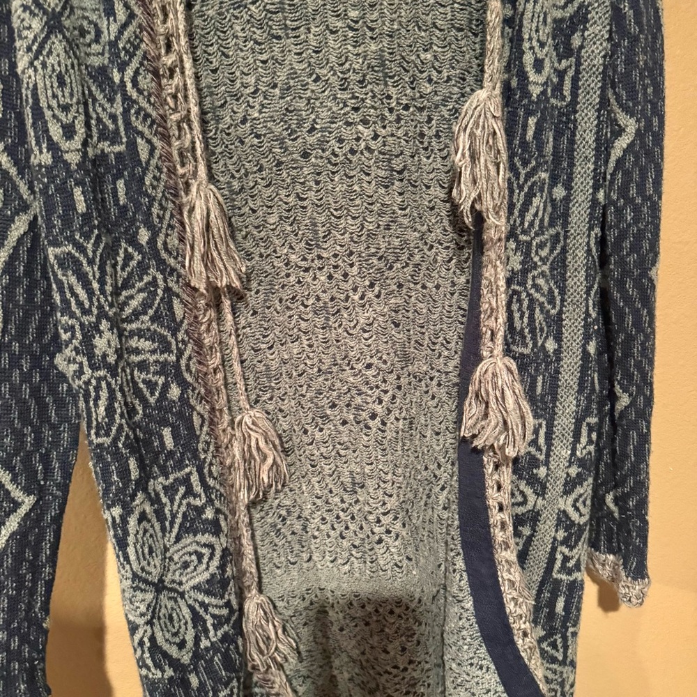 Free People Kai Pom Pom Tassel Fringe Geo Print Cardigan Blue Size Medium - Picture 4 of 7